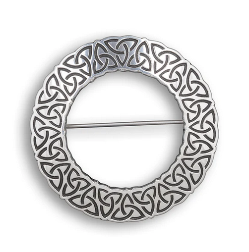 Polished F�inne Celtic Circle Plaid Brooch