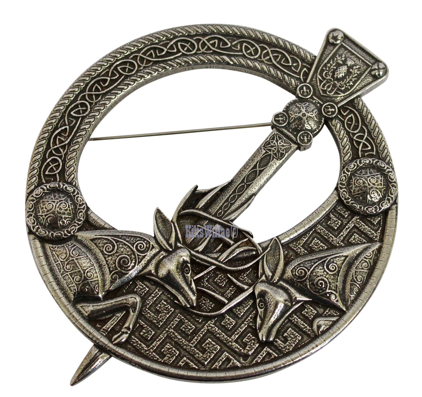 Pennanular Fighting Stags Plaid Brooch