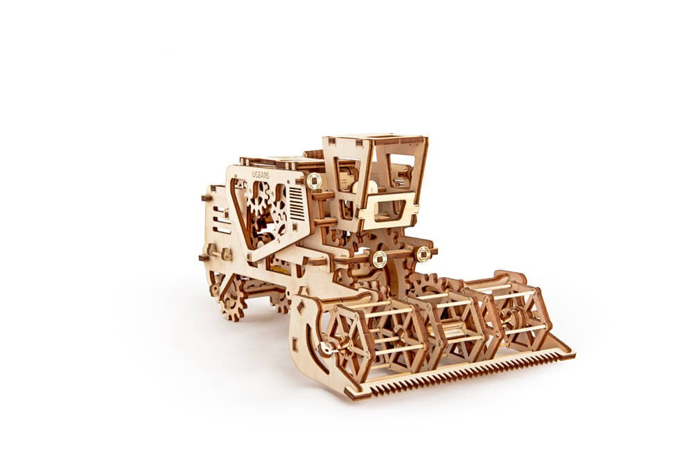 Combine Harvester Model Kit